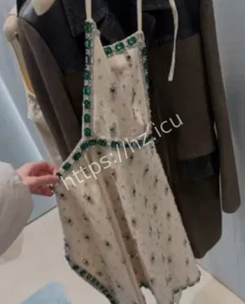 MiuMiu春夏满钻围裙